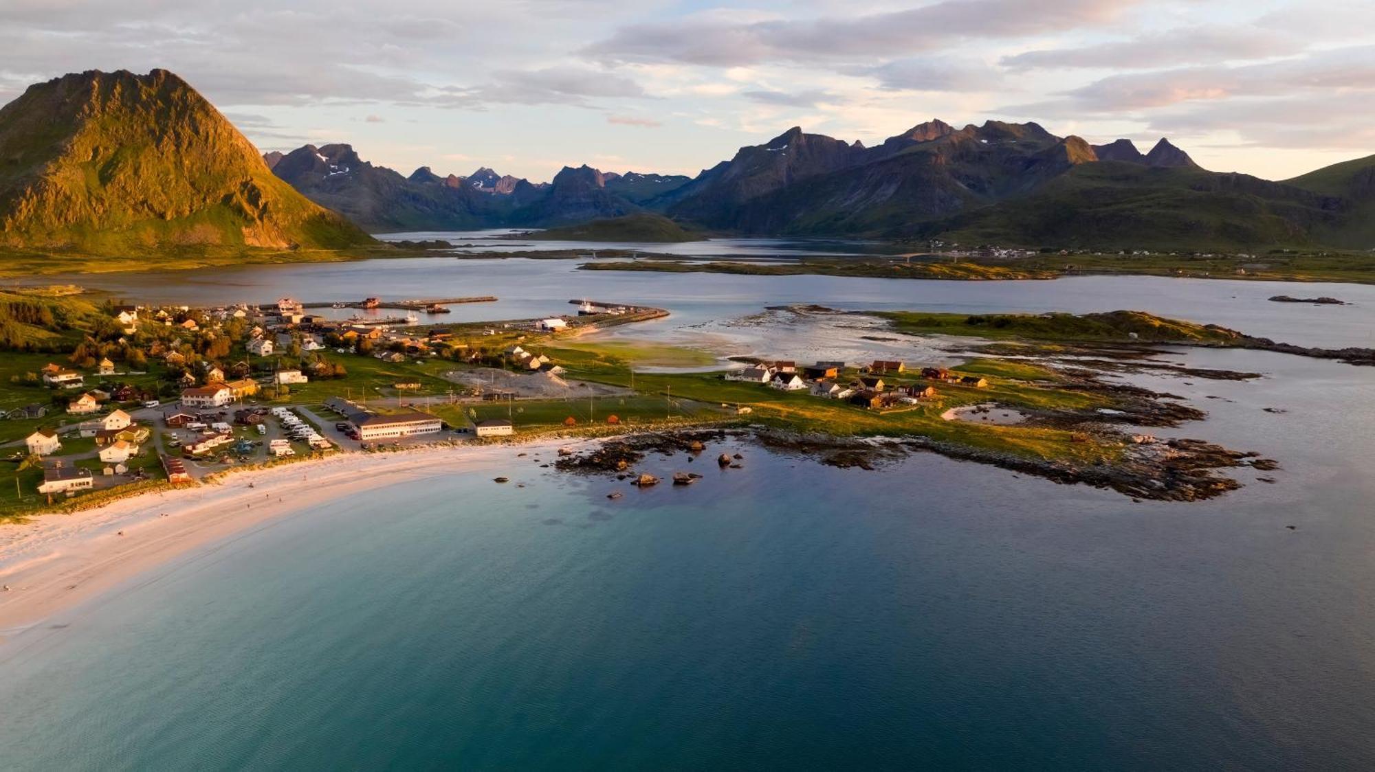 Lofoten Arctic Apartments 람베르그 외부 사진